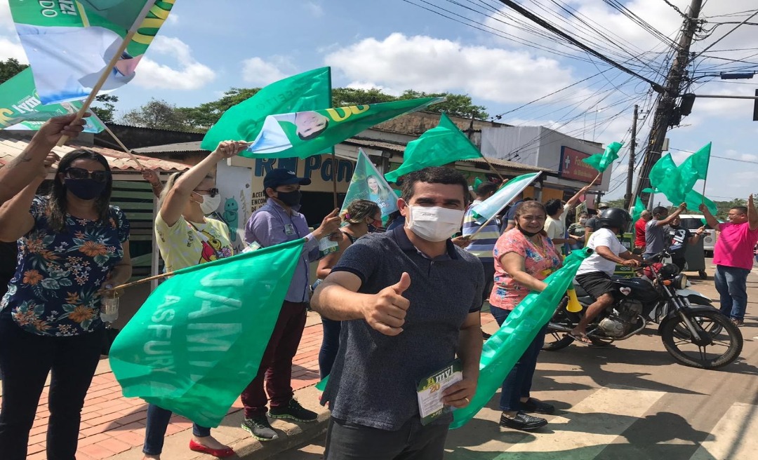 Candidato Jamyl Asfury realiza bandeiraço e caminhada pelas ruas do São Francisco